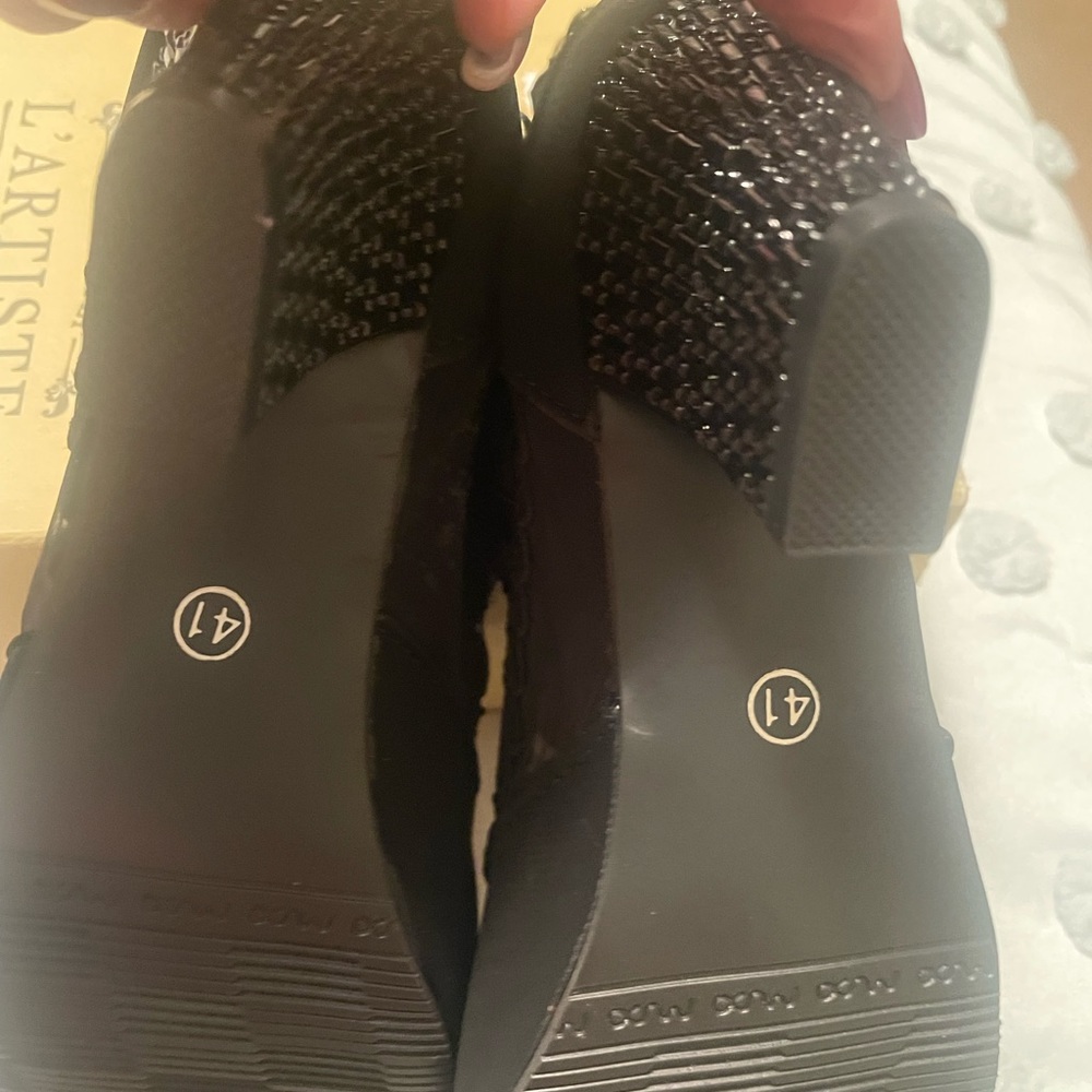 Shoes - Picture 10 of 16